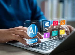 Principiante en criptomonedas explorando las bases de la negociación automatizada mediante inteligencia artificial